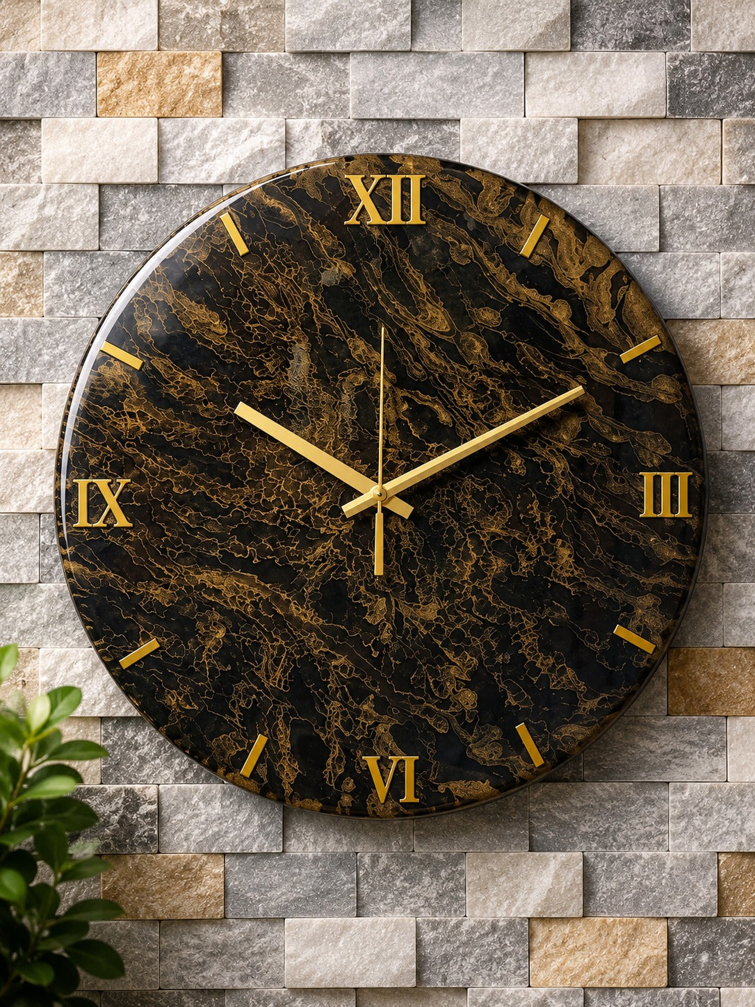 𝐌𝐢𝐝𝐧𝐢𝐠𝐡𝐭 𝐆𝐨𝐥𝐝 – 𝐓𝐡𝐞 𝐋𝐮𝐱𝐮𝐫𝐲 𝐑𝐞𝐬𝐢𝐧 𝐀𝐫𝐭 𝐖𝐚𝐥𝐥 𝐂𝐥𝐨𝐜𝐤